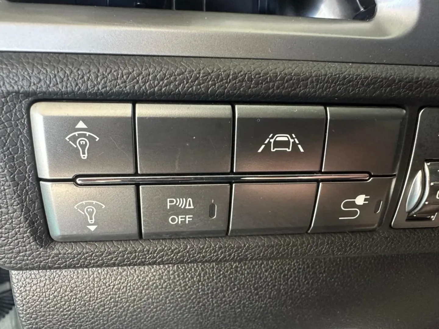 Cumpara/ Vinde online Ssangyong Korando 2024 SH, la cel mai bun pret pentru tine!