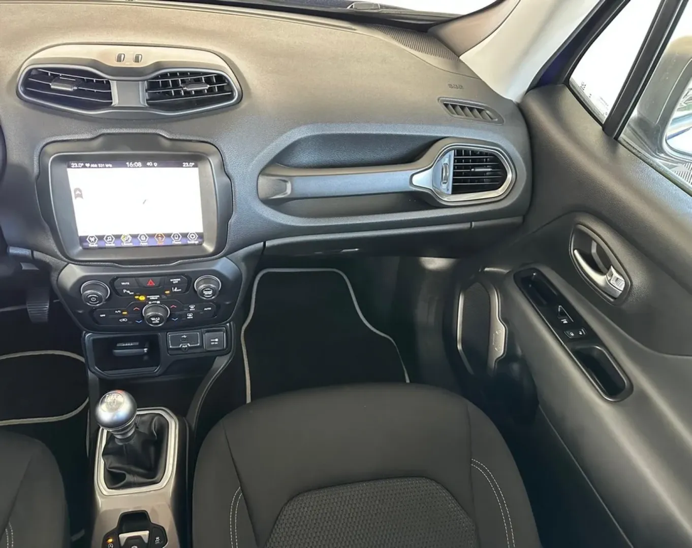 Cumpara/ Vinde online Jeep Renegade 2020 SH, la cel mai bun pret pentru tine!