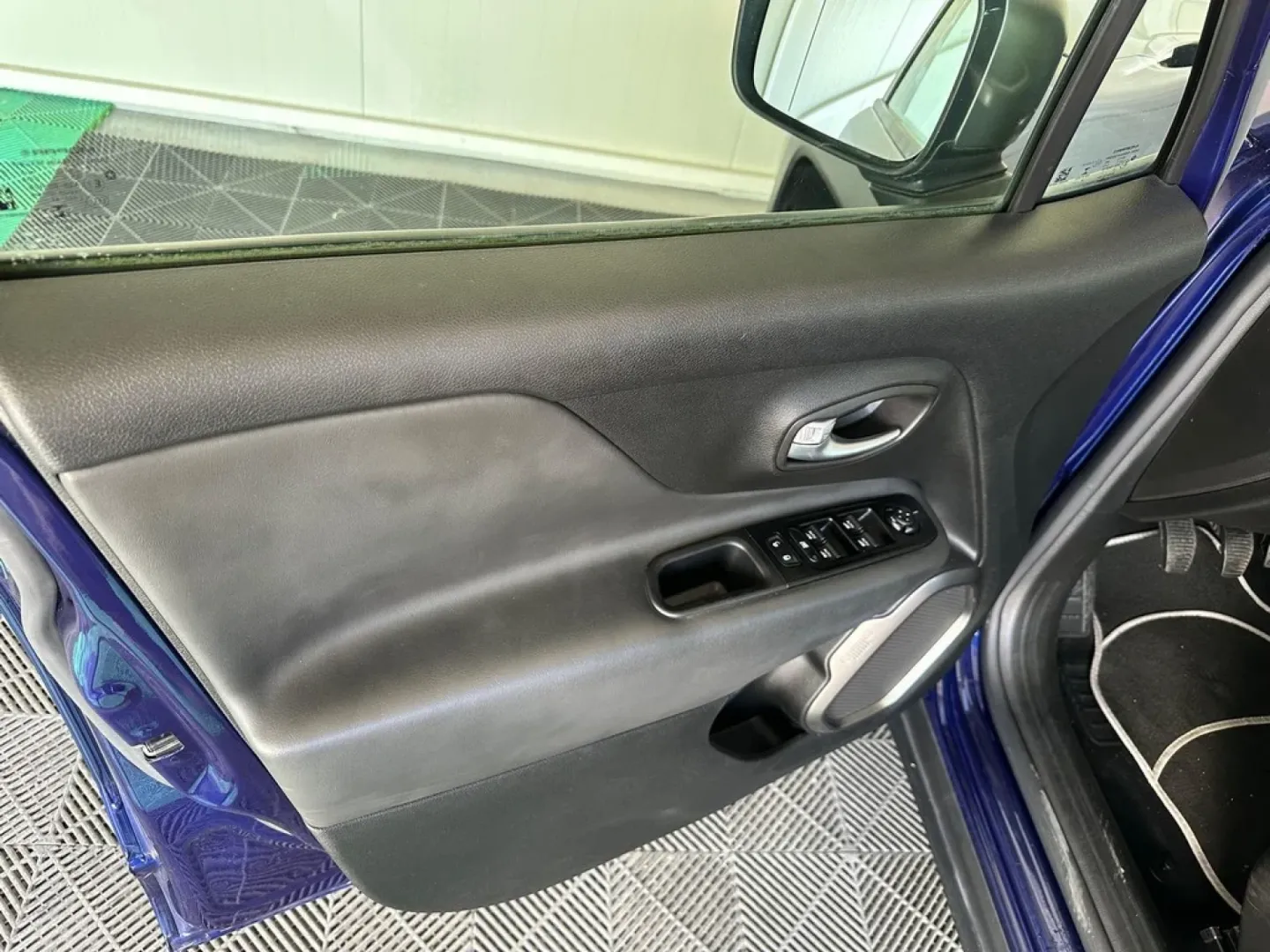 Cumpara/ Vinde online Jeep Renegade 2020 SH, la cel mai bun pret pentru tine!