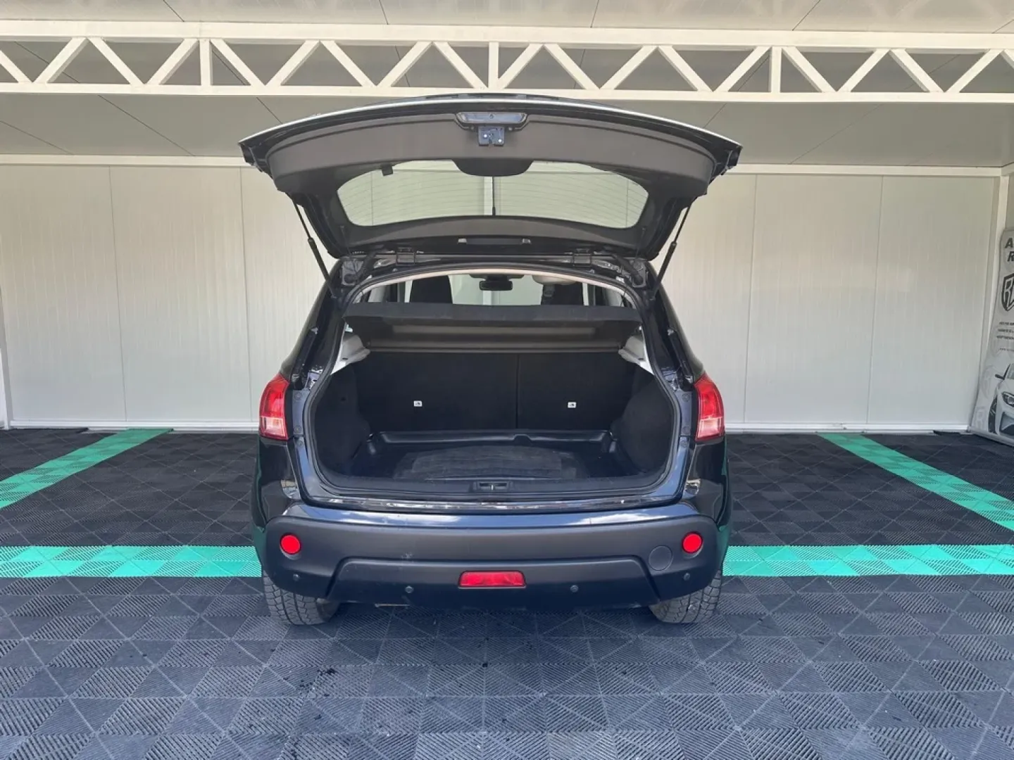 Cumpara/ Vinde online Nissan Qashqai 2008 SH, la cel mai bun pret pentru tine!
