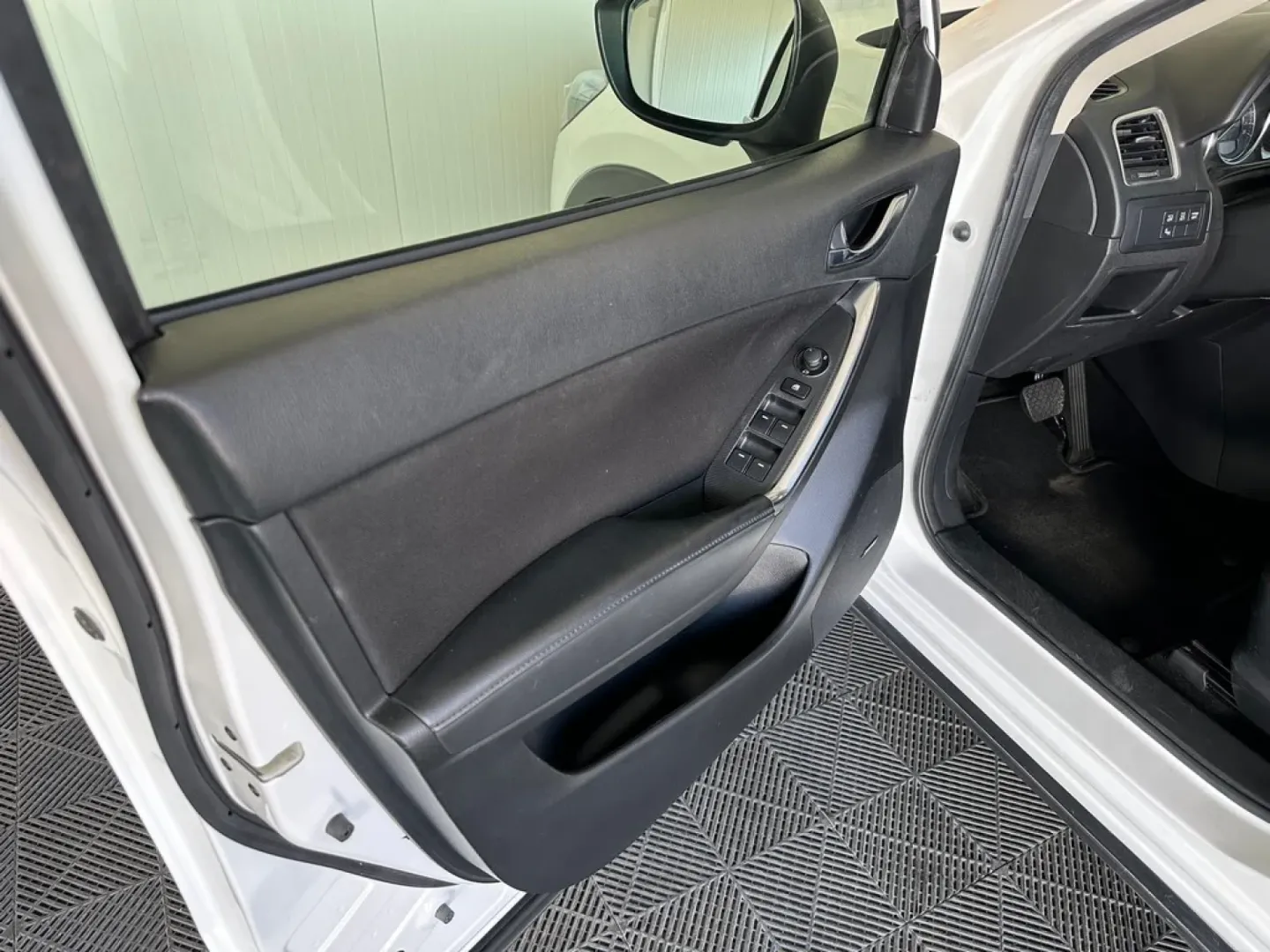 Cumpara/ Vinde online Mazda CX-5 2017 SH, la cel mai bun pret pentru tine!