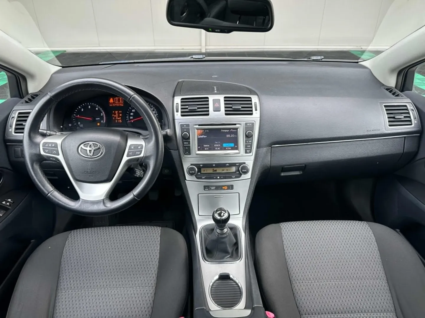 Cumpara/ Vinde online Toyota Avensis 2013 SH, la cel mai bun pret pentru tine!