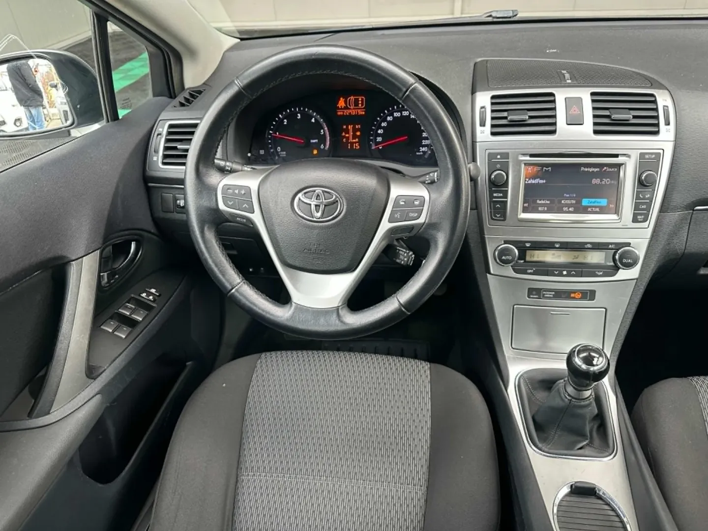 Cumpara/ Vinde online Toyota Avensis 2013 SH, la cel mai bun pret pentru tine!