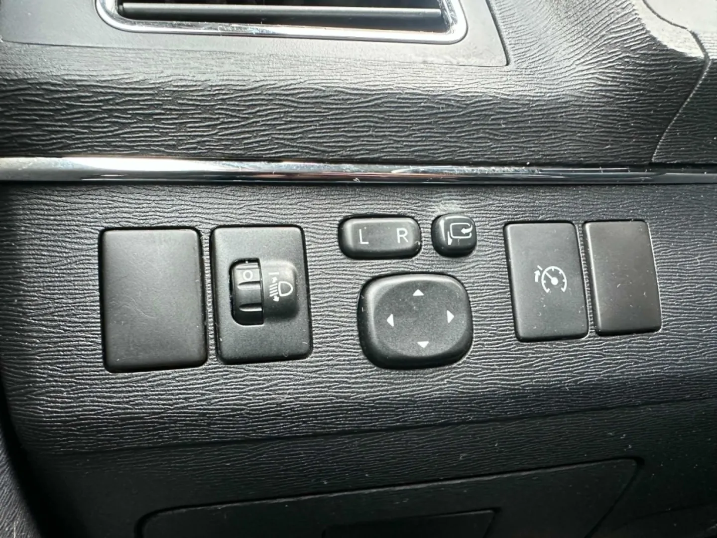 Cumpara/ Vinde online Toyota Avensis 2013 SH, la cel mai bun pret pentru tine!