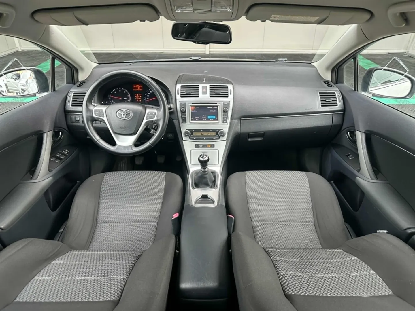 Cumpara/ Vinde online Toyota Avensis 2013 SH, la cel mai bun pret pentru tine!
