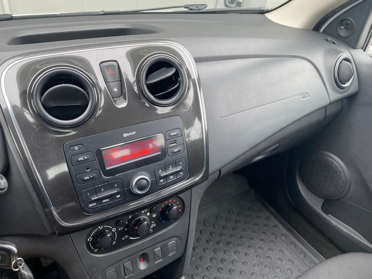 Cumpara/ Vinde online Dacia Logan 2019 SH, la cel mai bun pret pentru tine!