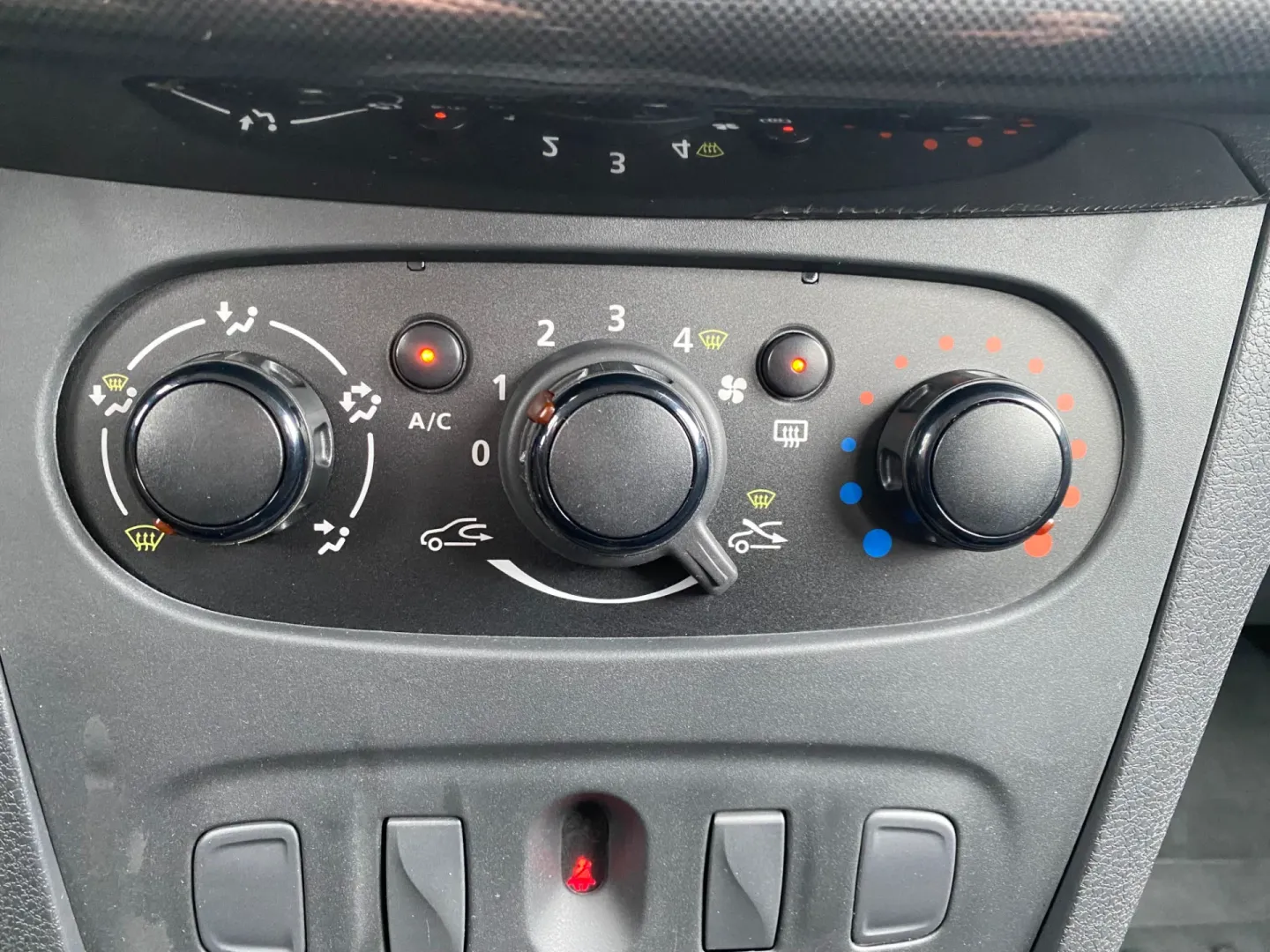 Cumpara/ Vinde online Dacia Logan 2019 SH, la cel mai bun pret pentru tine!