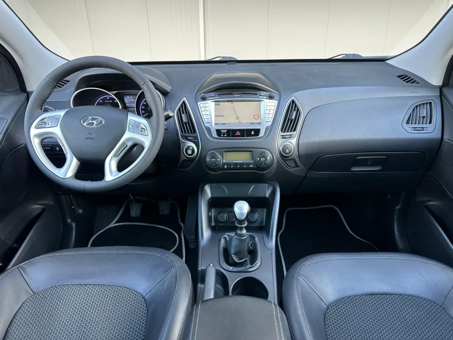 Cumpara/ Vinde online Hyundai ix35 2013 SH, la cel mai bun pret pentru tine!