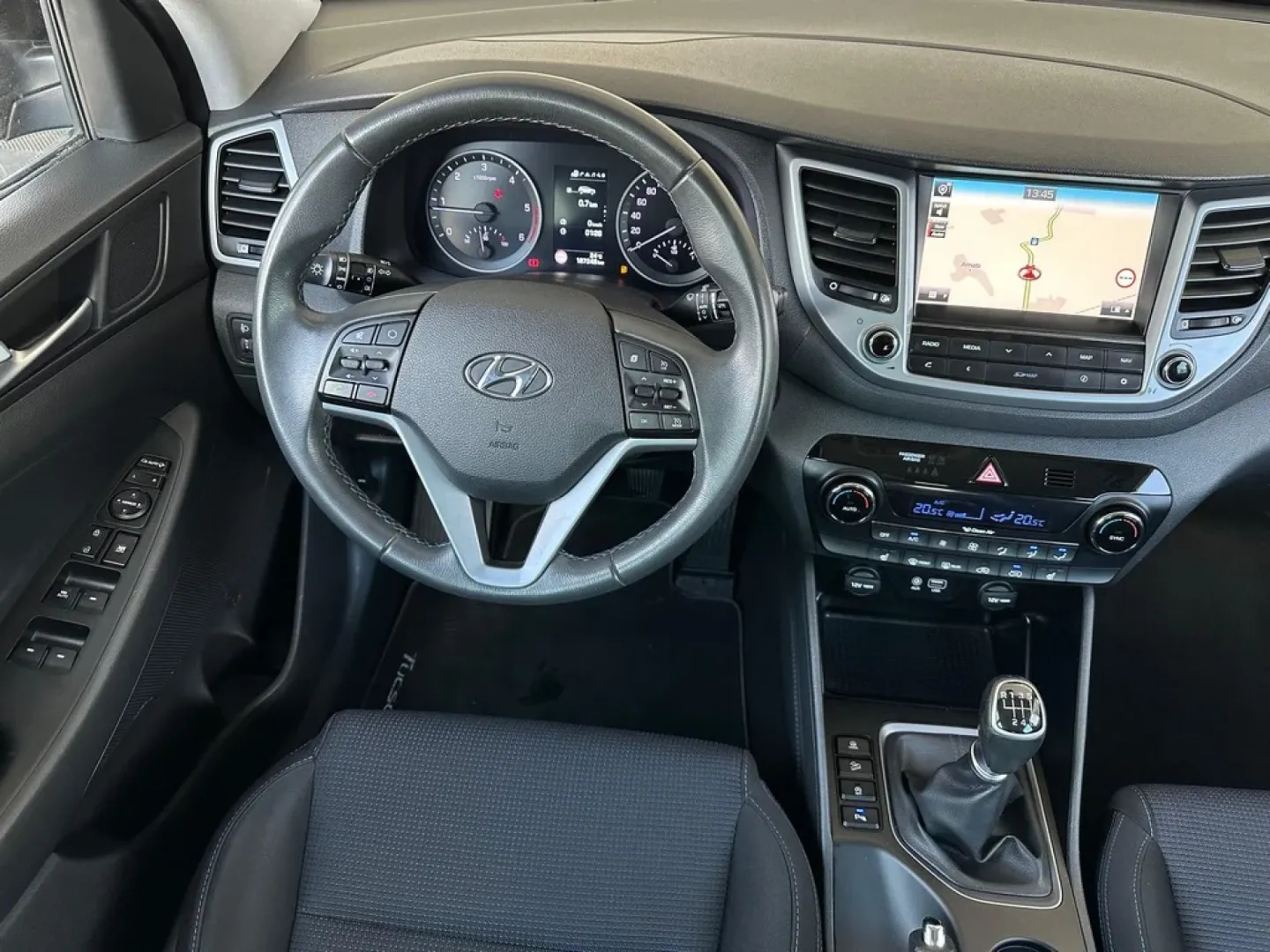 Cumpara/ Vinde online Hyundai Tucson 2016 SH, la cel mai bun pret pentru tine!