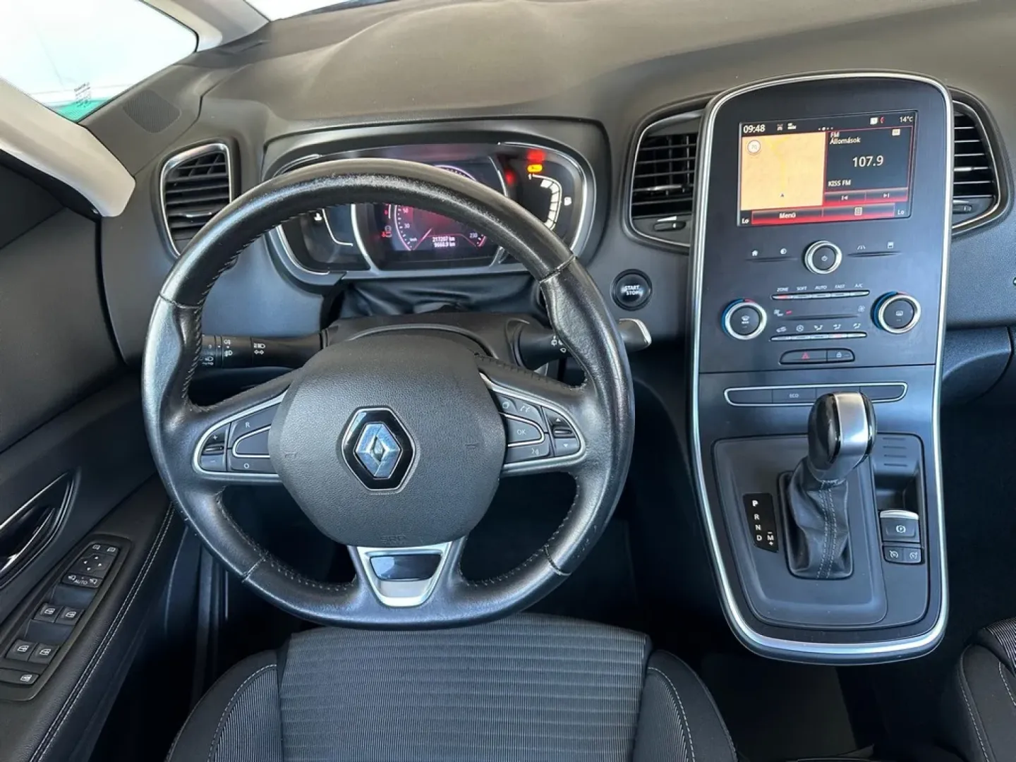 Cumpara/ Vinde online Renault Scenic 2018 SH, la cel mai bun pret pentru tine!