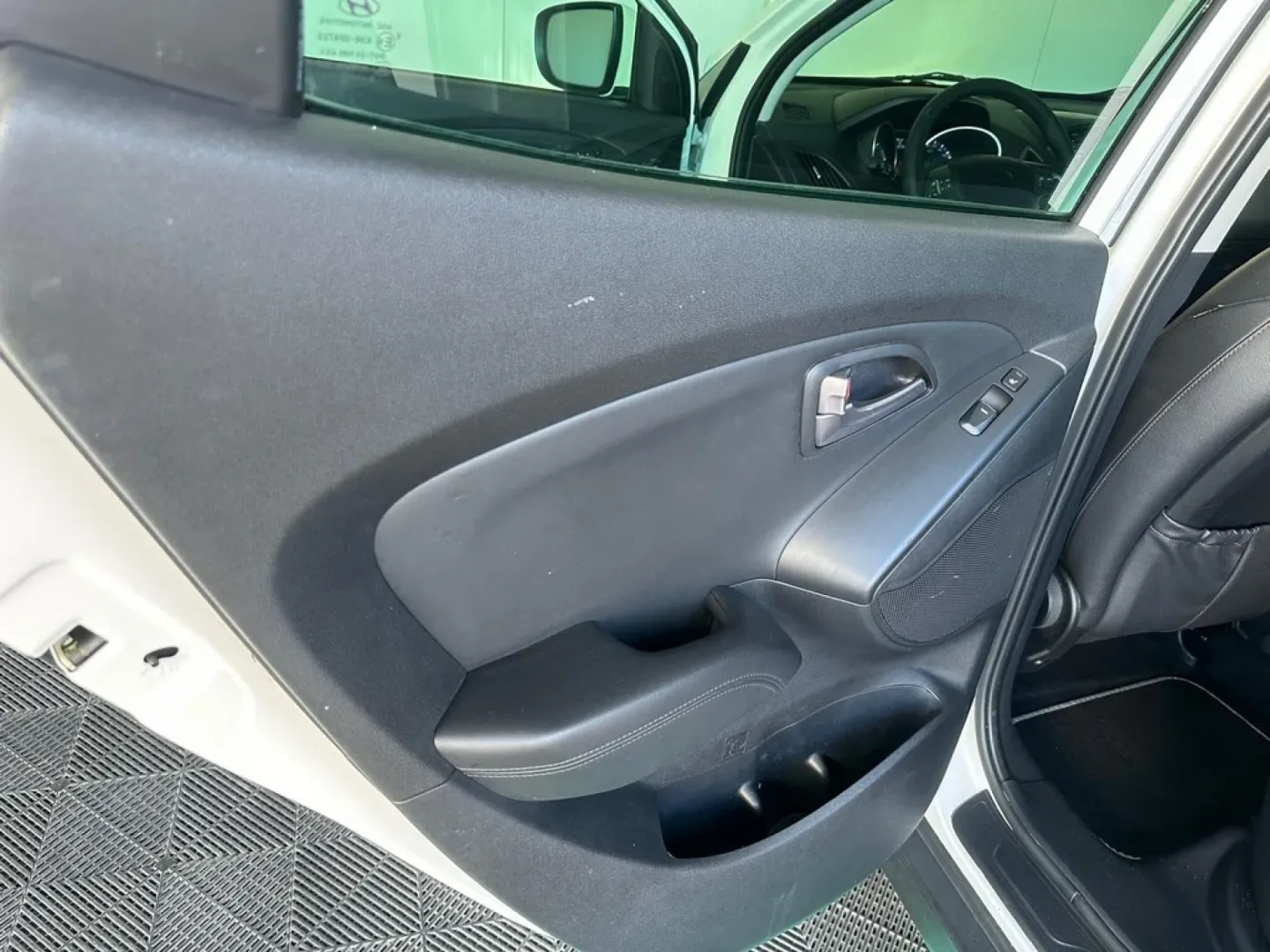 Cumpara/ Vinde online Hyundai ix35 2014 SH, la cel mai bun pret pentru tine!