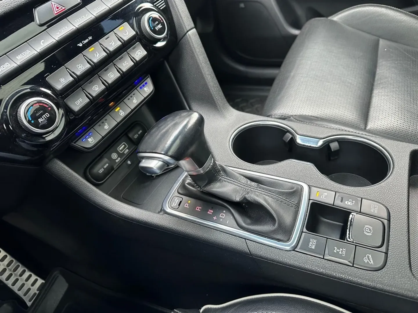Cumpara/ Vinde online Kia Sportage 2016 SH, la cel mai bun pret pentru tine!