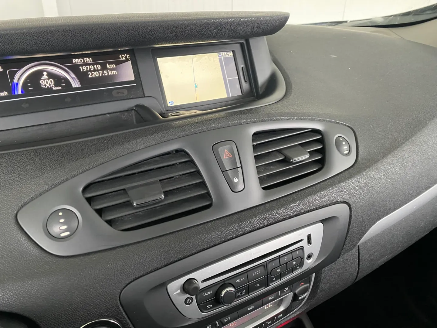 Cumpara/ Vinde online Renault Scenic 2013 SH, la cel mai bun pret pentru tine!