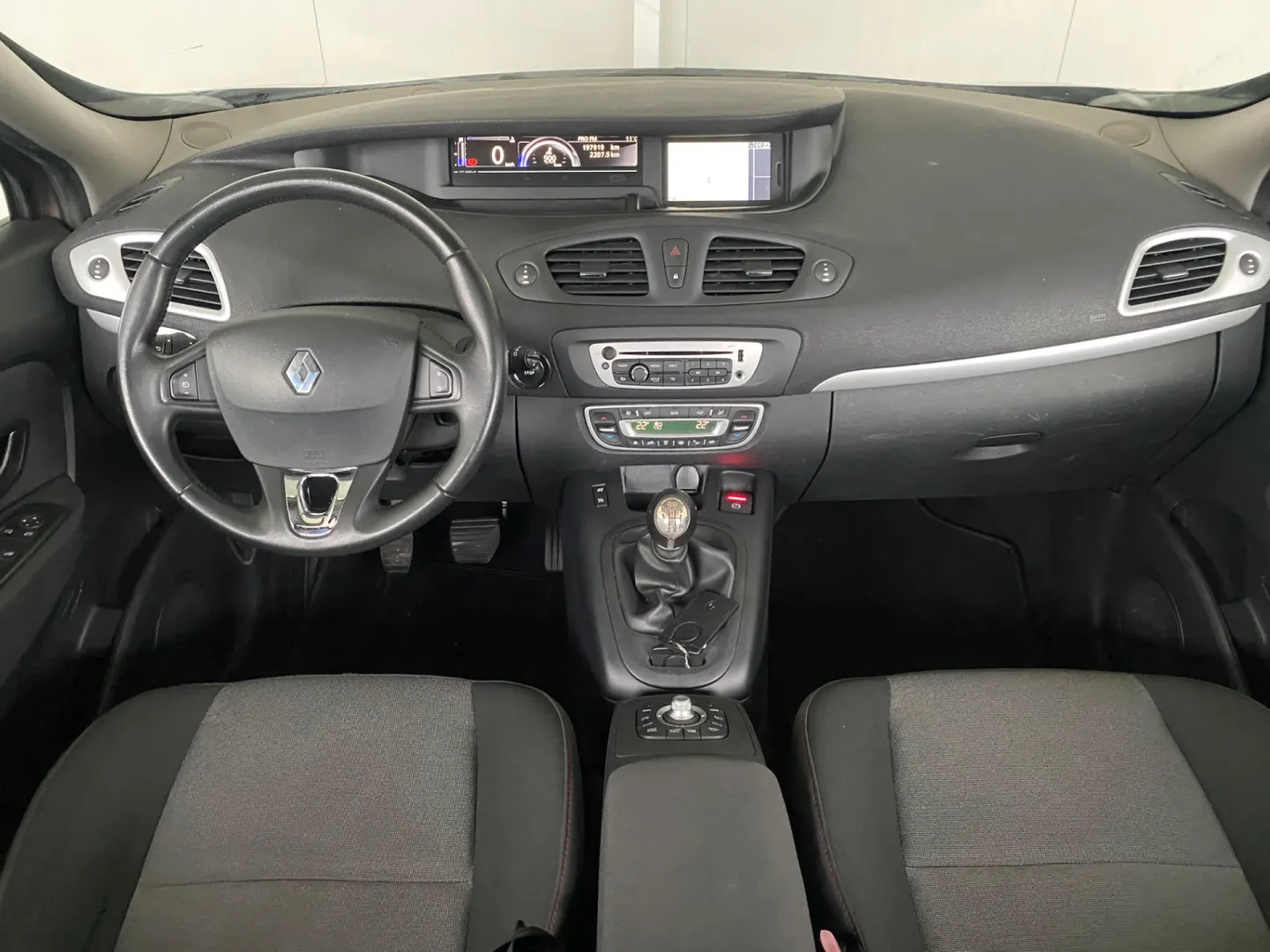 Cumpara/ Vinde online Renault Scenic 2013 SH, la cel mai bun pret pentru tine!