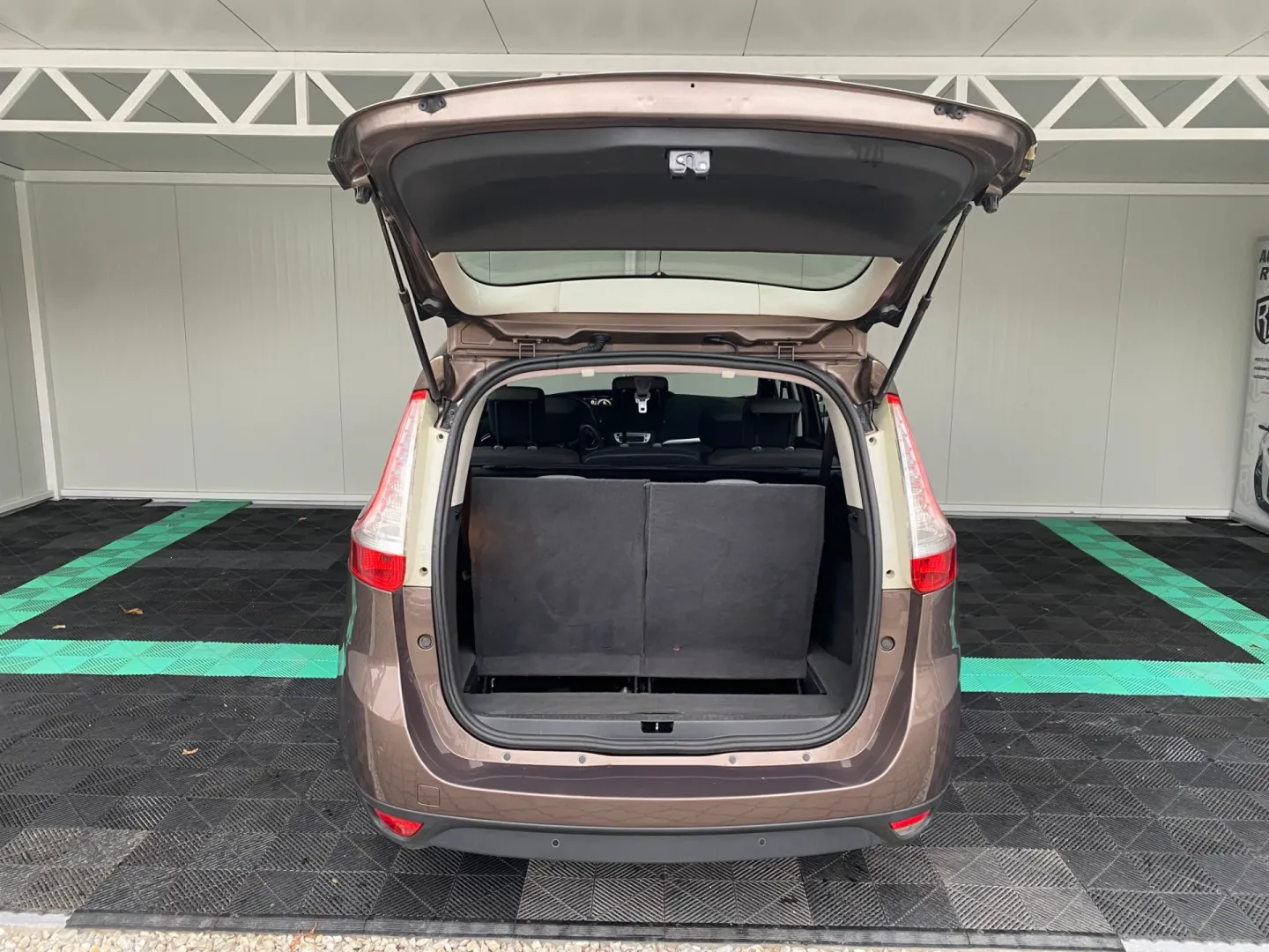 Cumpara/ Vinde online Renault Scenic 2013 SH, la cel mai bun pret pentru tine!