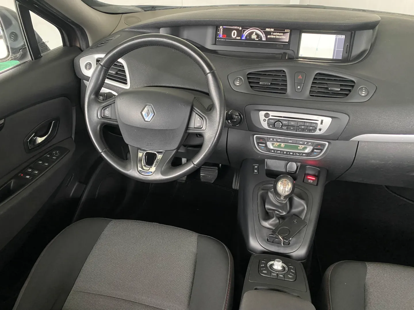 Cumpara/ Vinde online Renault Scenic 2013 SH, la cel mai bun pret pentru tine!