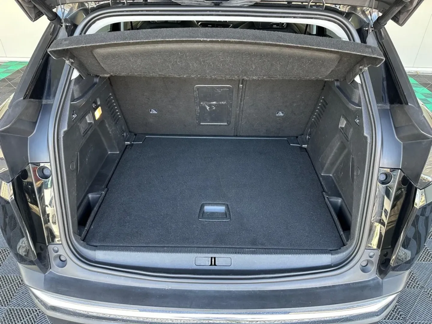 Cumpara/ Vinde online Peugeot 3008 2019 SH, la cel mai bun pret pentru tine!