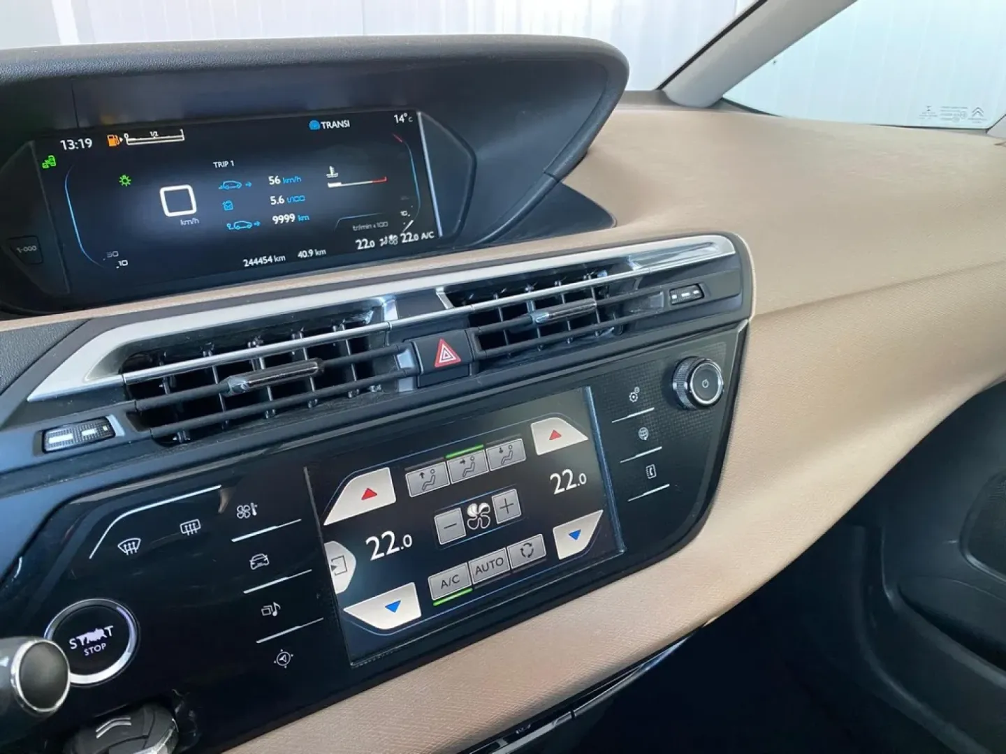 Cumpara/ Vinde online Citroen C4 2015 SH, la cel mai bun pret pentru tine!