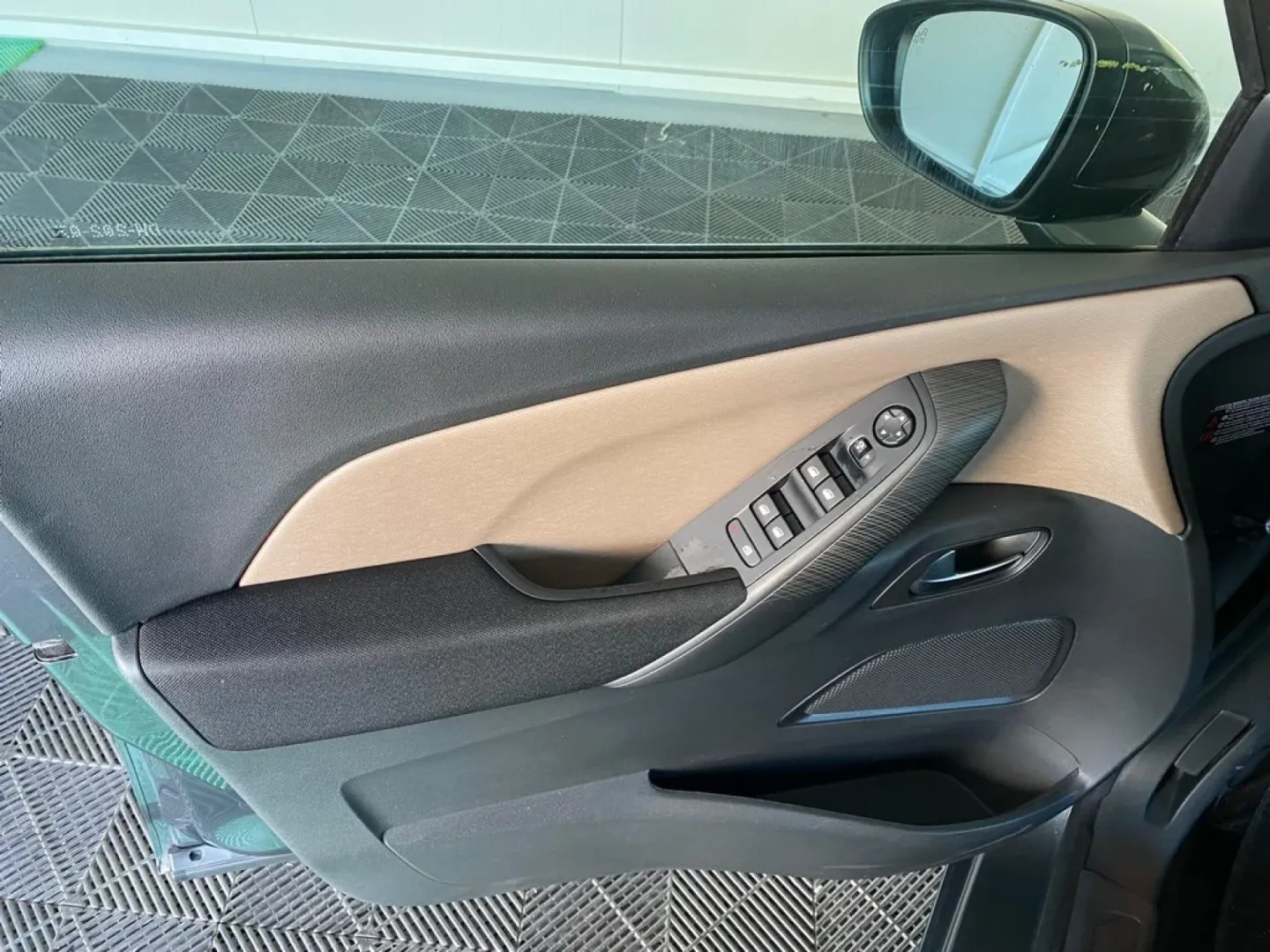 Cumpara/ Vinde online Citroen C4 2015 SH, la cel mai bun pret pentru tine!
