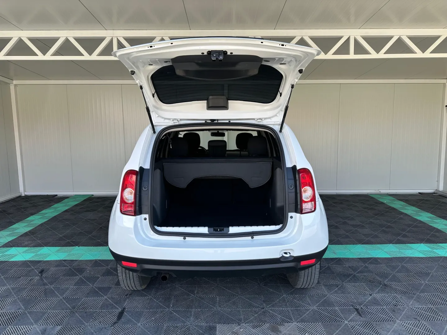 Cumpara/ Vinde online Dacia Duster 2011 SH, la cel mai bun pret pentru tine!