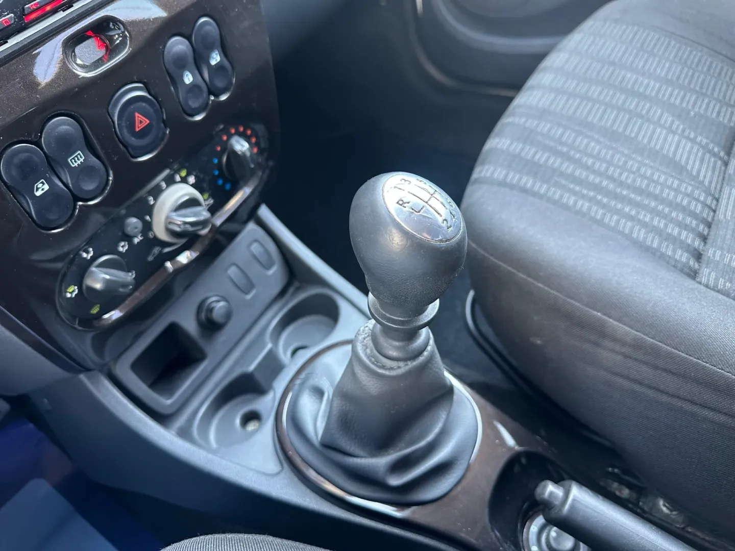 Cumpara/ Vinde online Dacia Duster 2011 SH, la cel mai bun pret pentru tine!