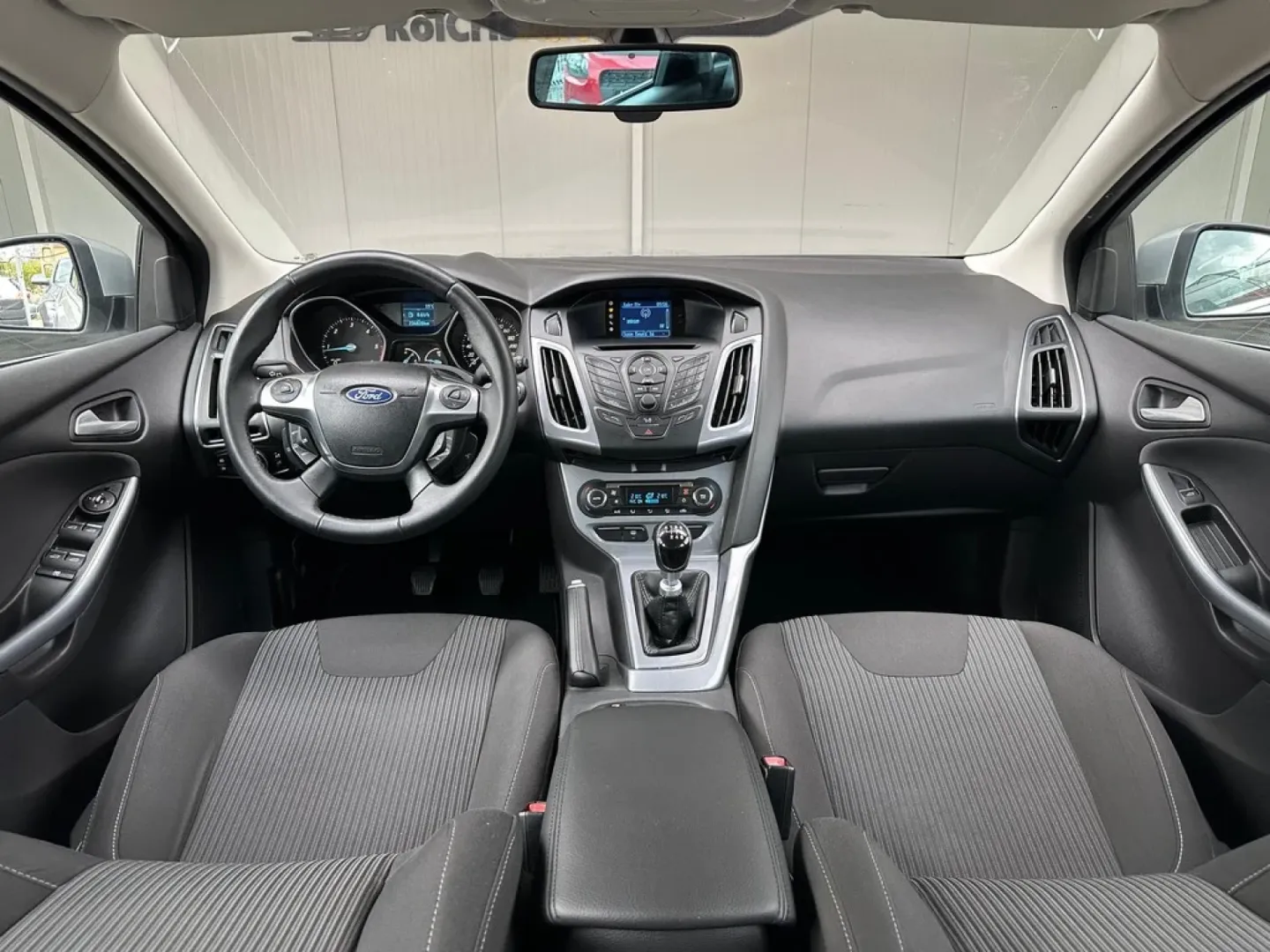 Cumpara/ Vinde online Ford Focus 2013 SH, la cel mai bun pret pentru tine!
