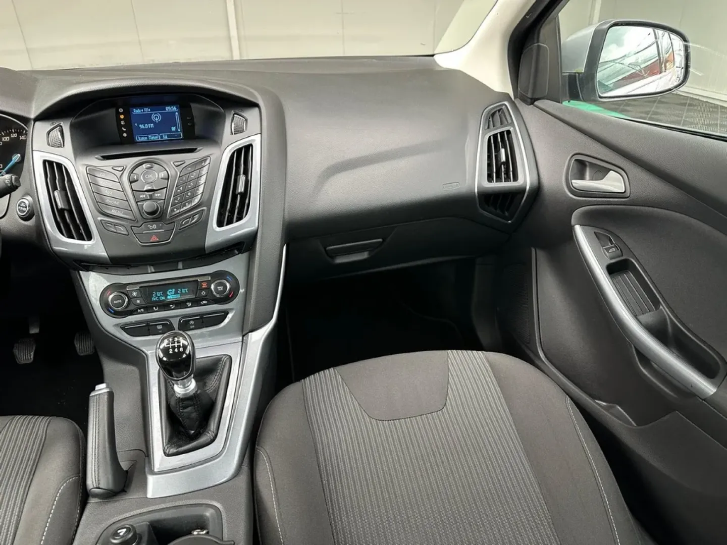 Cumpara/ Vinde online Ford Focus 2013 SH, la cel mai bun pret pentru tine!