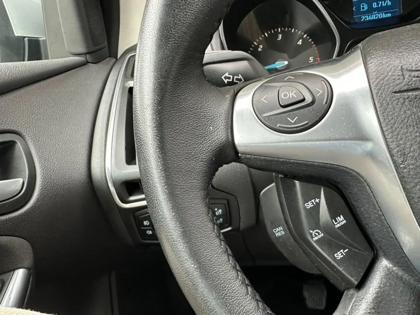 Cumpara/ Vinde online Ford Focus 2013 SH, la cel mai bun pret pentru tine!