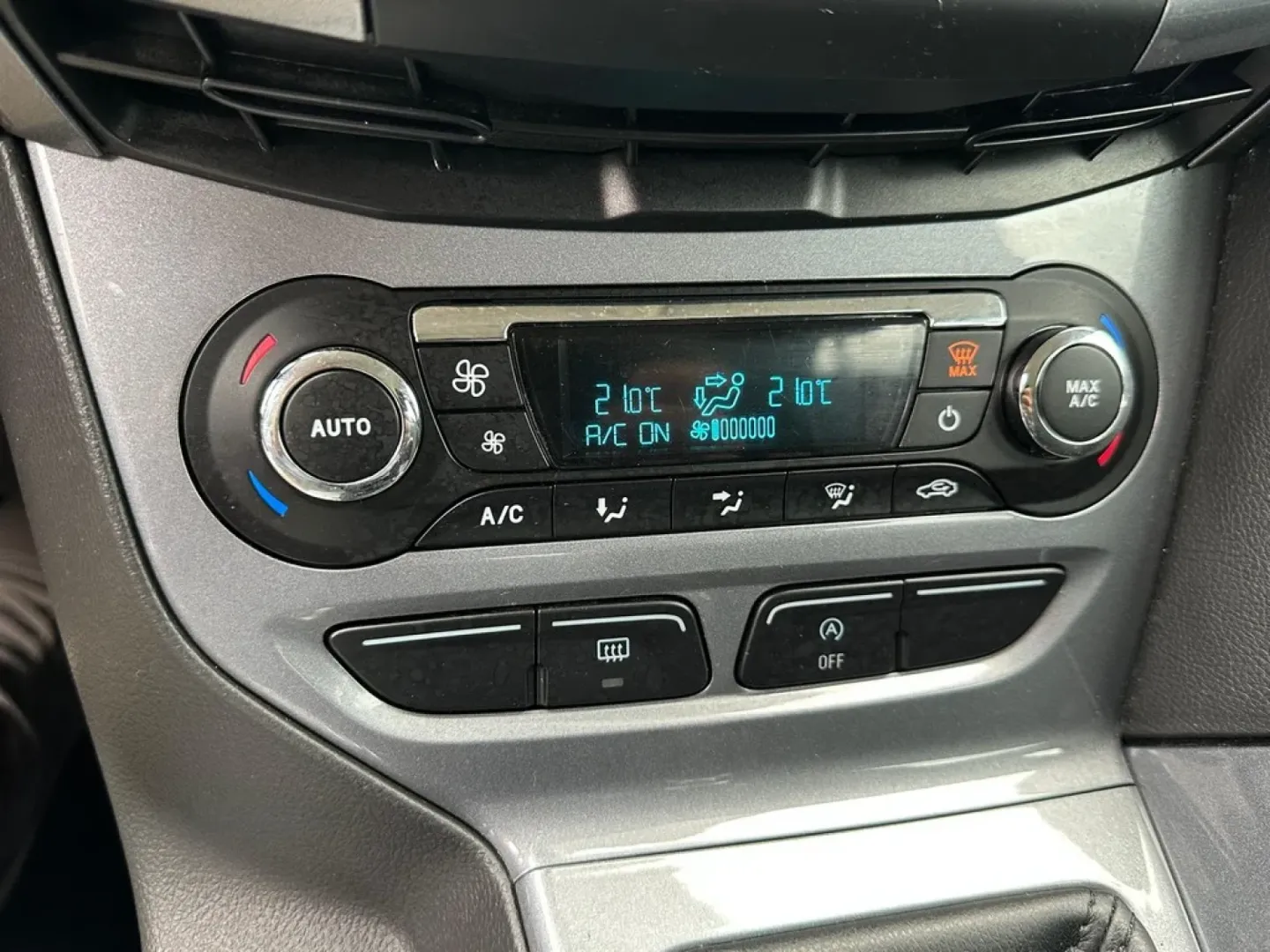 Cumpara/ Vinde online Ford Focus 2013 SH, la cel mai bun pret pentru tine!