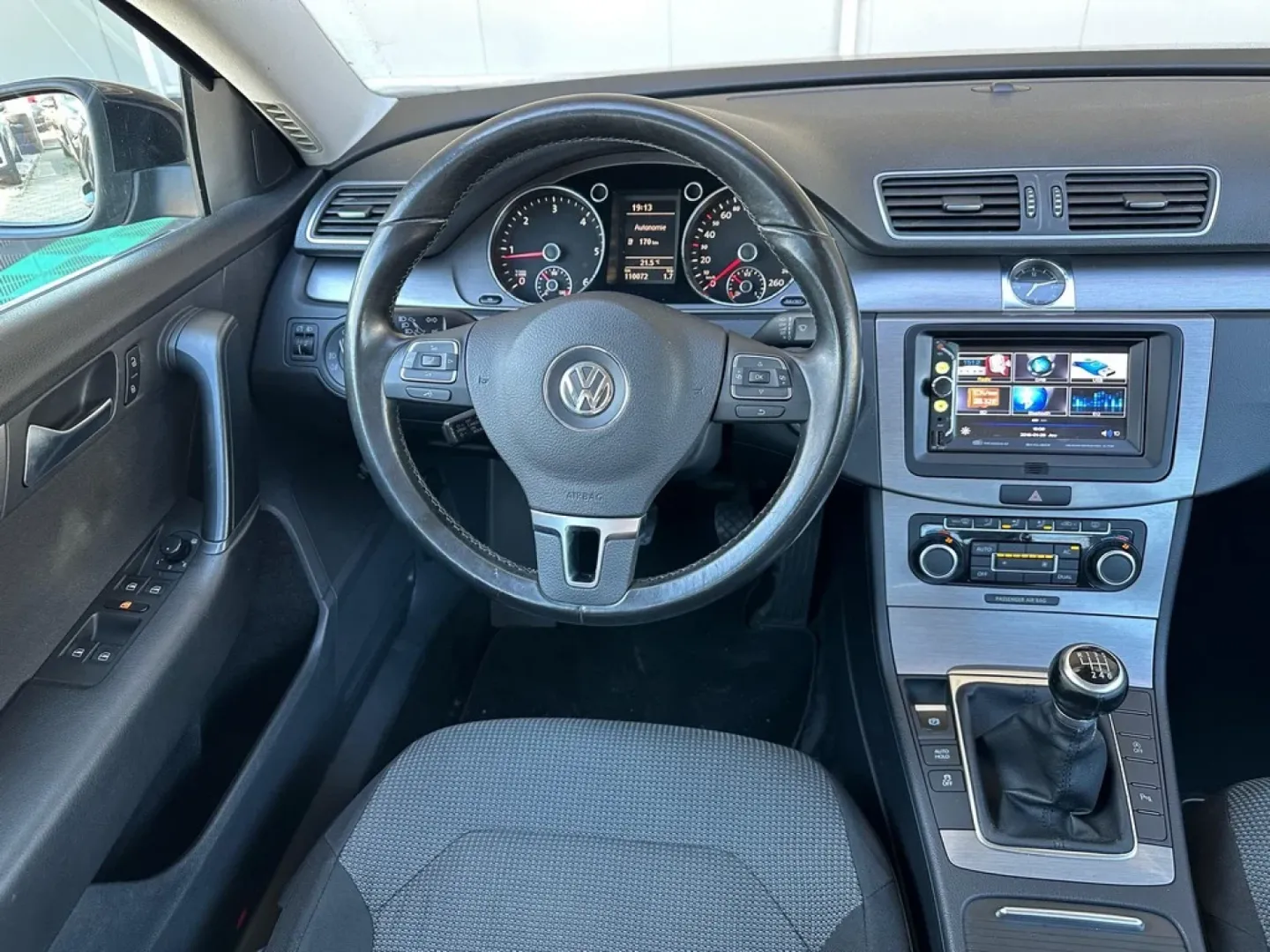 Cumpara/ Vinde online Volkswagen Passat 2011 SH, la cel mai bun pret pentru tine!