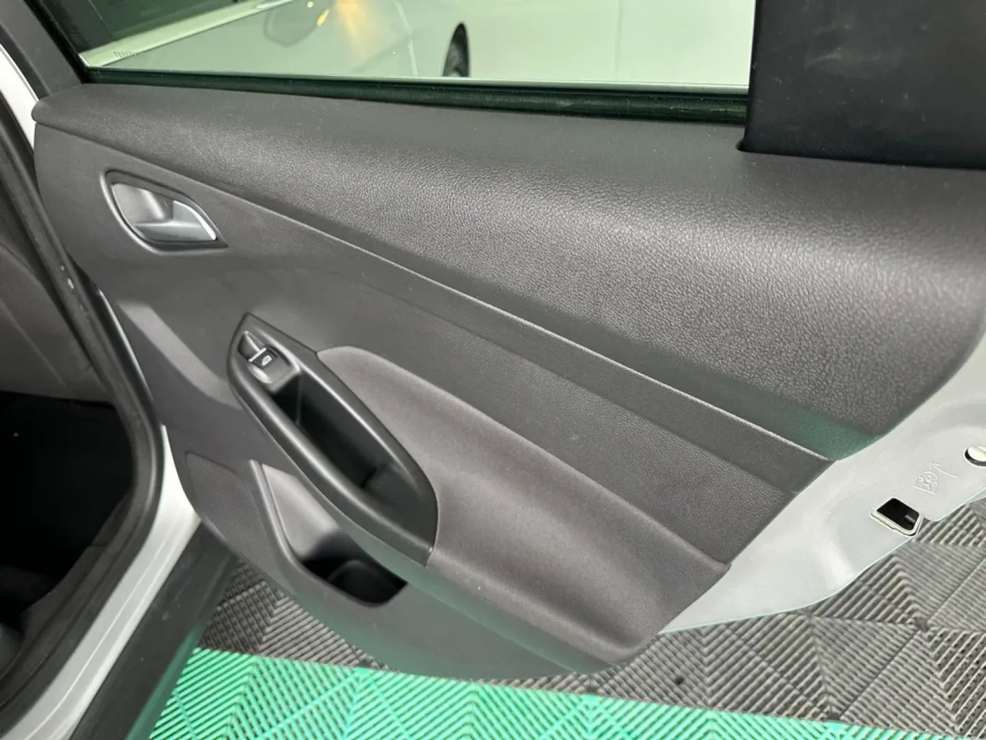 Cumpara/ Vinde online Ford Focus 2013 SH, la cel mai bun pret pentru tine!