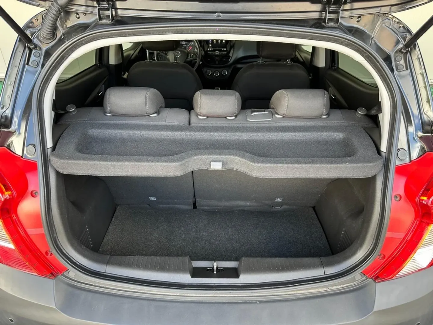 Cumpara/ Vinde online Opel Karl 2019 SH, la cel mai bun pret pentru tine!