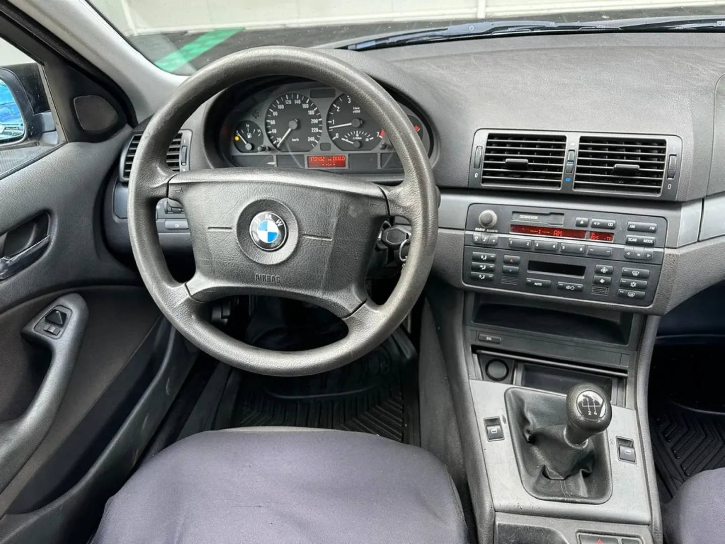Cumpara/ Vinde online BMW 3 Series 2004 SH, la cel mai bun pret pentru tine!