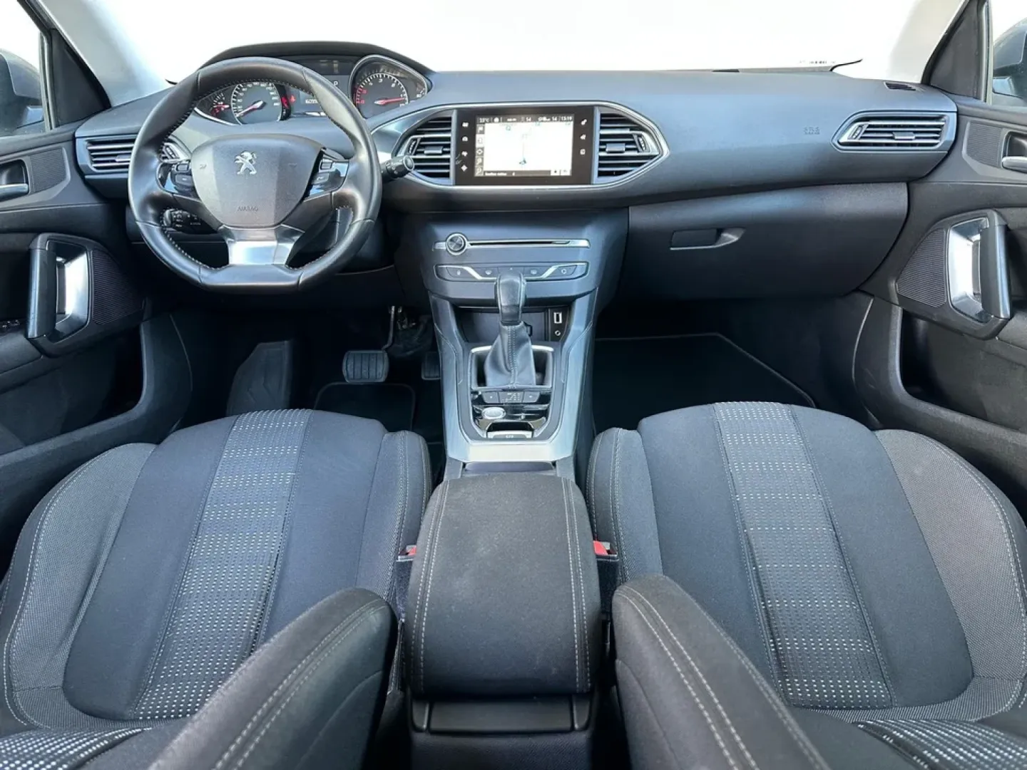 Cumpara/ Vinde online Peugeot 308 2015 SH, la cel mai bun pret pentru tine!