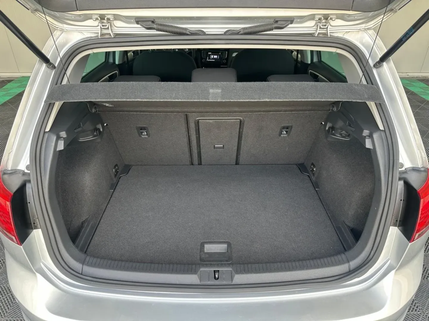 Cumpara/ Vinde online Volkswagen Golf 2015 SH, la cel mai bun pret pentru tine!