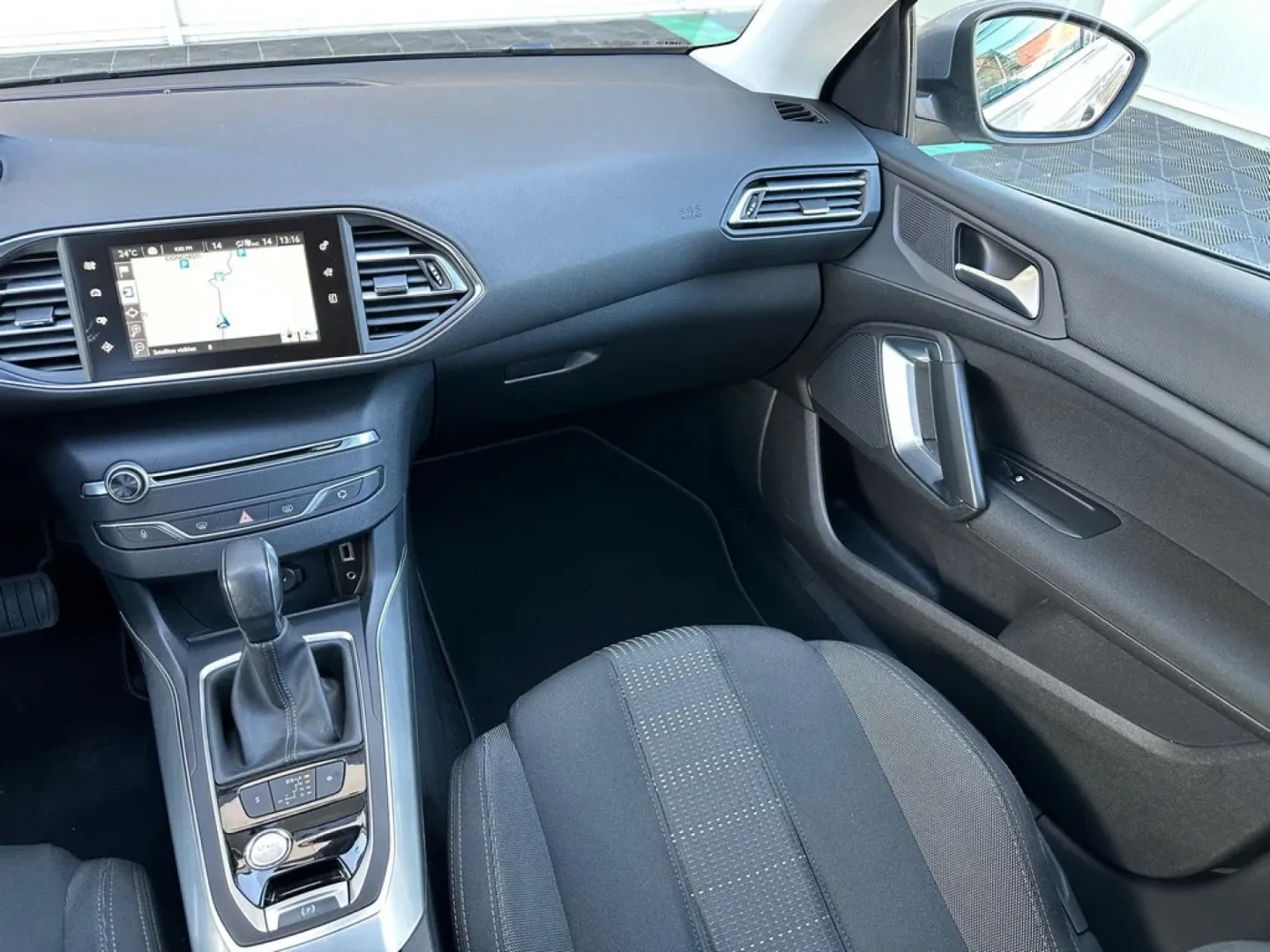 Cumpara/ Vinde online Peugeot 308 2015 SH, la cel mai bun pret pentru tine!