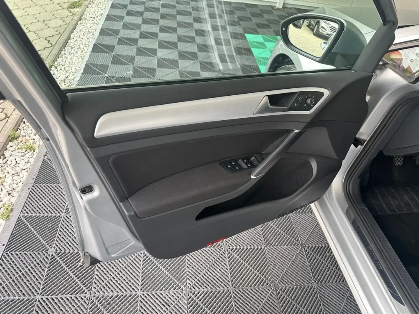 Cumpara/ Vinde online Volkswagen Golf 2015 SH, la cel mai bun pret pentru tine!