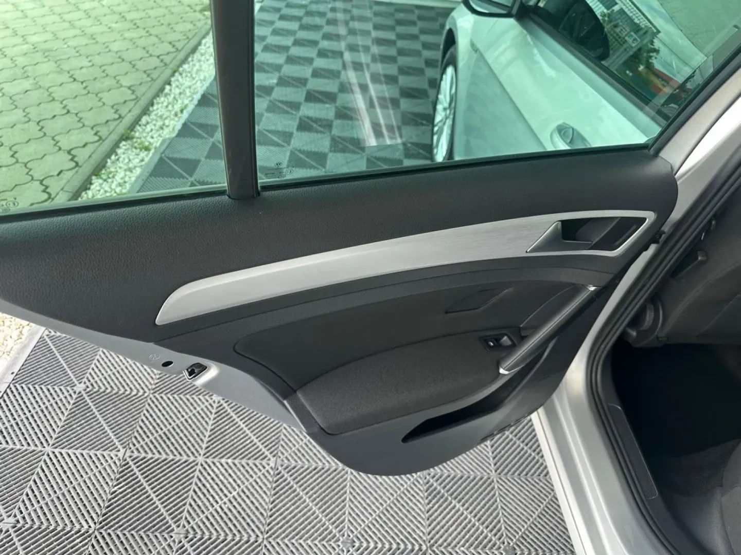 Cumpara/ Vinde online Volkswagen Golf 2015 SH, la cel mai bun pret pentru tine!