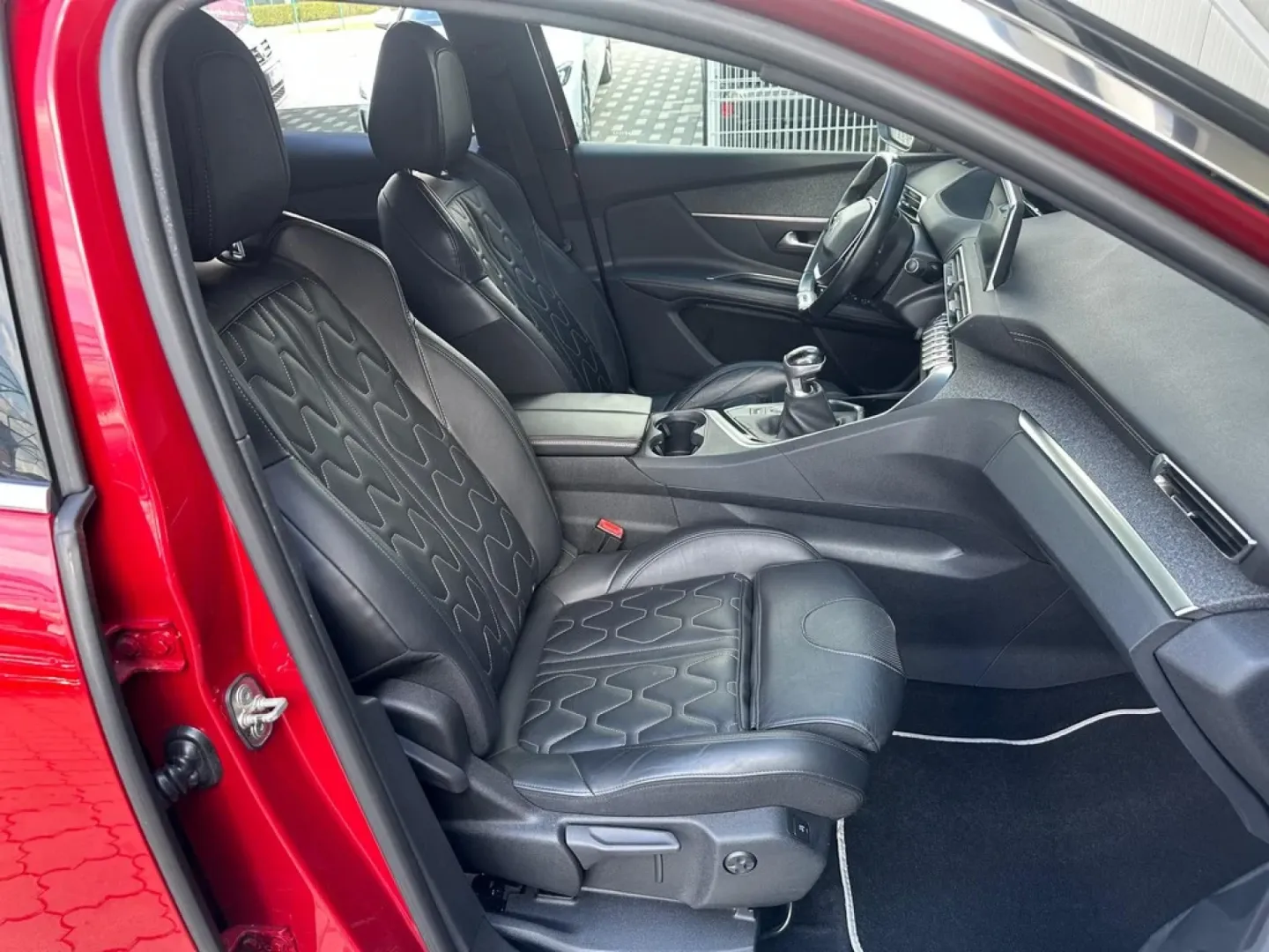 Cumpara/ Vinde online Peugeot 3008 2018 SH, la cel mai bun pret pentru tine!