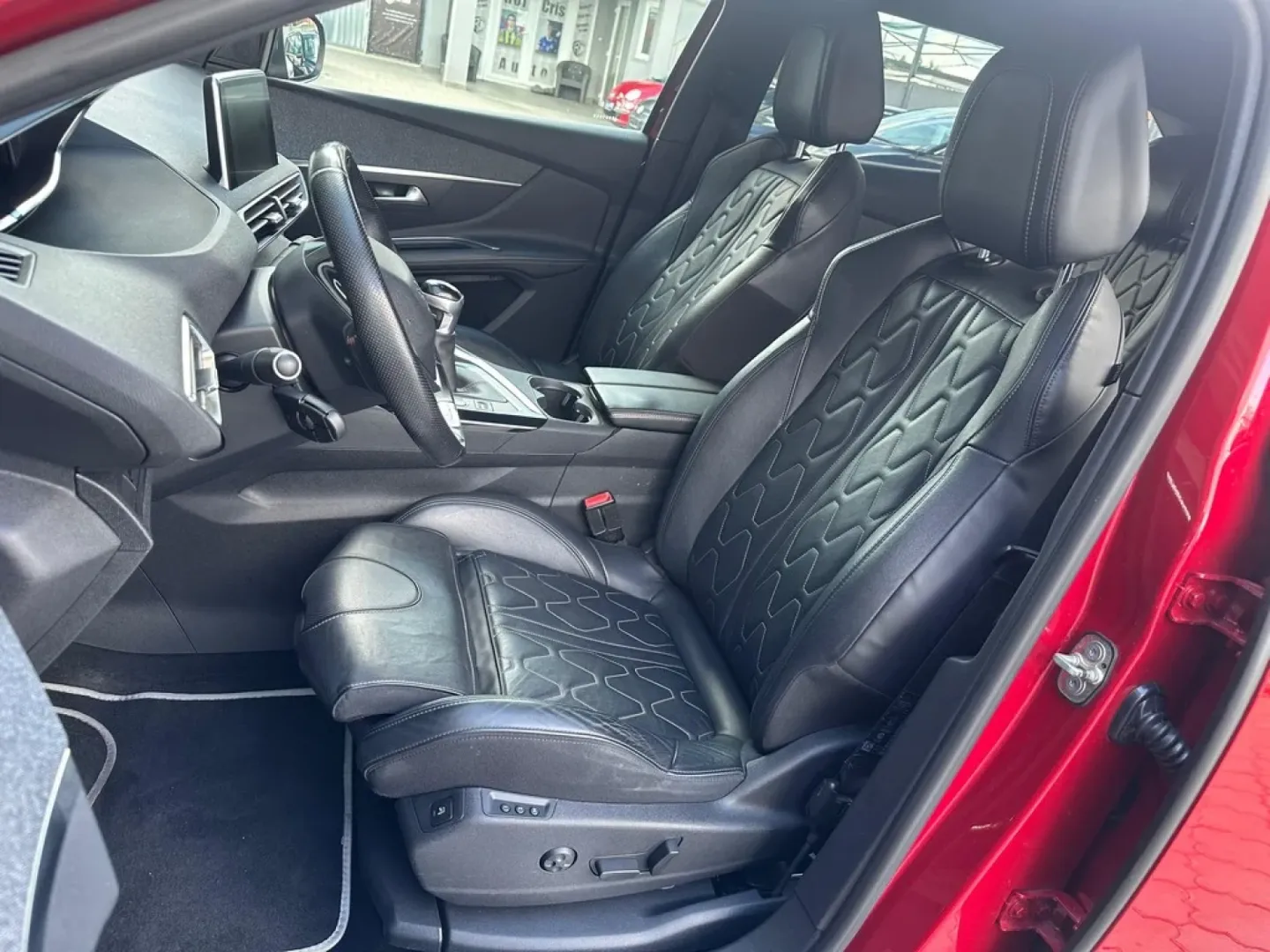 Cumpara/ Vinde online Peugeot 3008 2018 SH, la cel mai bun pret pentru tine!