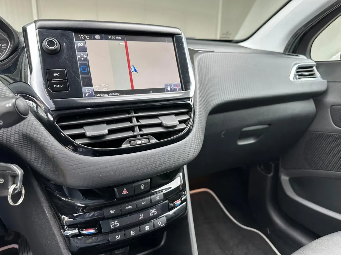 Cumpara/ Vinde online Peugeot 2008 2015 SH, la cel mai bun pret pentru tine!