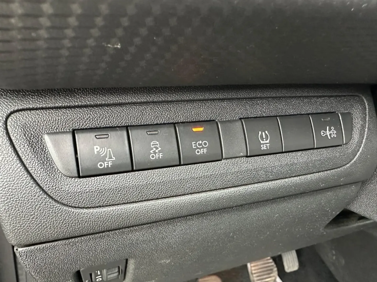 Cumpara/ Vinde online Peugeot 2008 2015 SH, la cel mai bun pret pentru tine!