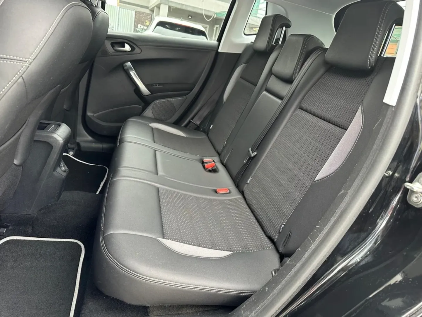 Cumpara/ Vinde online Peugeot 2008 2015 SH, la cel mai bun pret pentru tine!