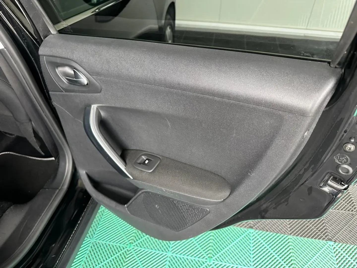 Cumpara/ Vinde online Peugeot 2008 2015 SH, la cel mai bun pret pentru tine!