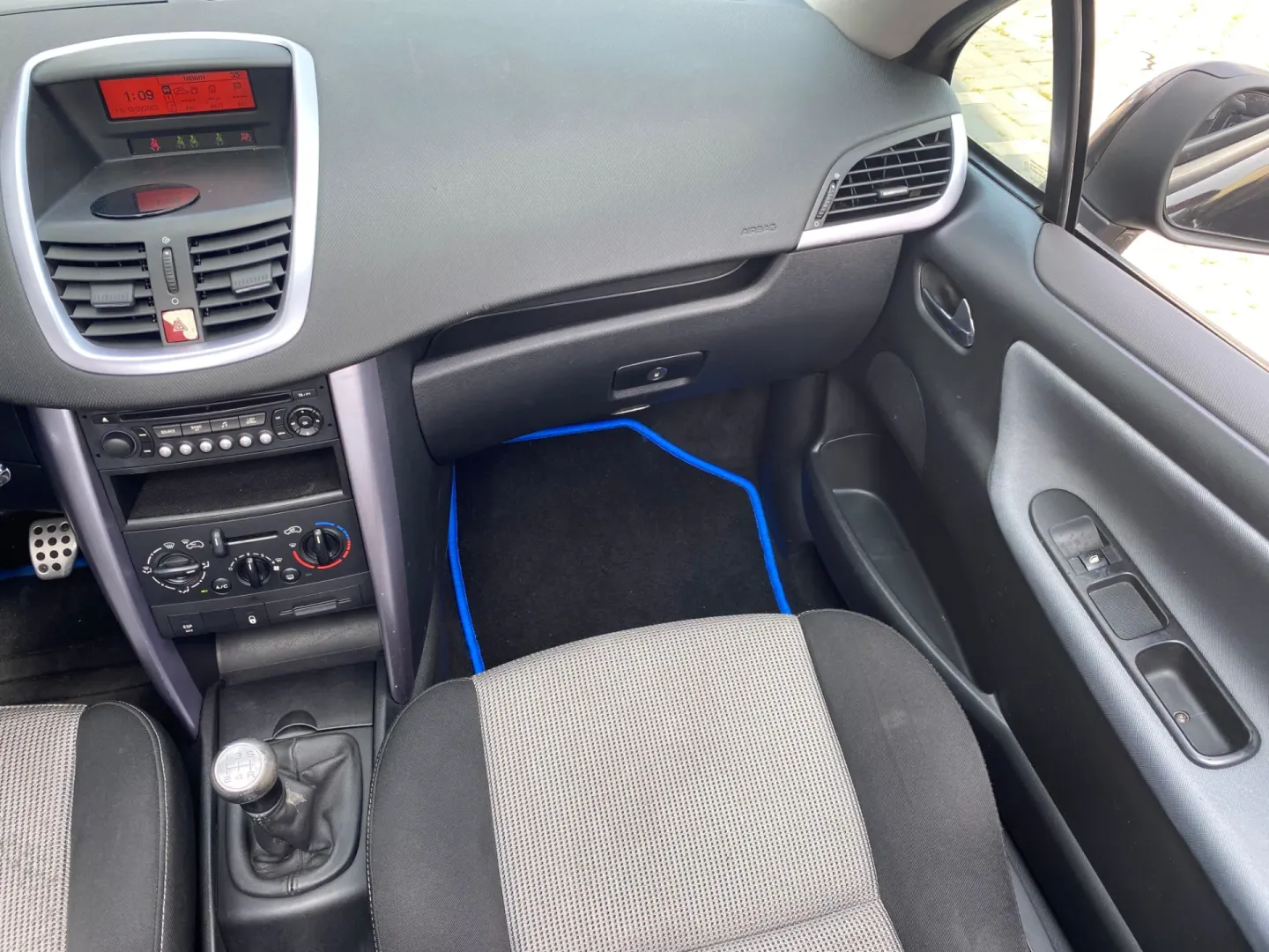 Cumpara/ Vinde online Peugeot 207 2007 SH, la cel mai bun pret pentru tine!