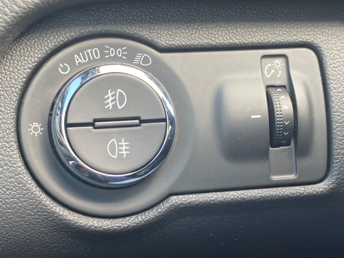 Cumpara/ Vinde online Opel Insignia 2016 SH, la cel mai bun pret pentru tine!