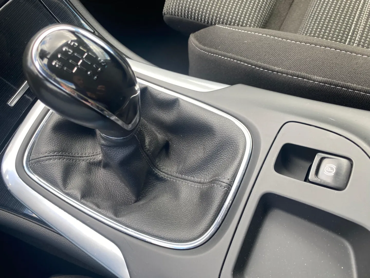Cumpara/ Vinde online Opel Insignia 2016 SH, la cel mai bun pret pentru tine!