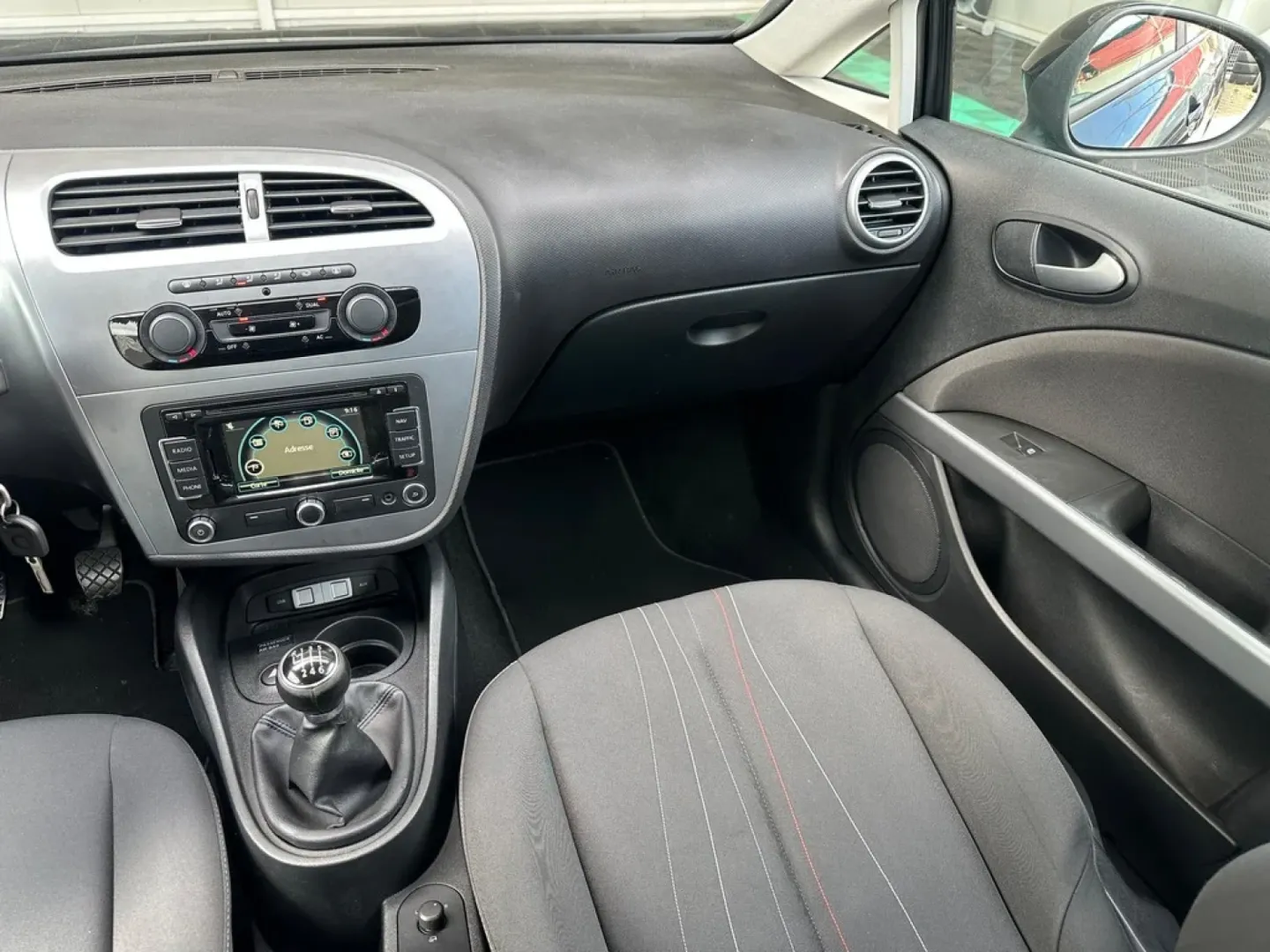 Cumpara/ Vinde online Seat Leon 2012 SH, la cel mai bun pret pentru tine!