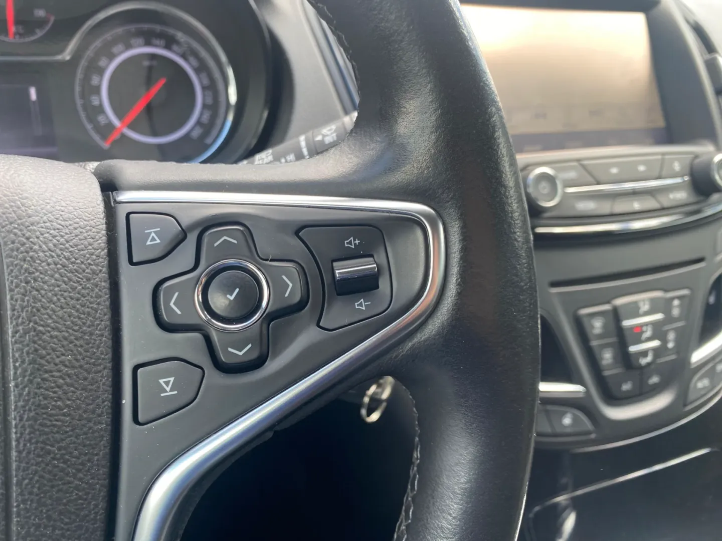 Cumpara/ Vinde online Opel Insignia 2016 SH, la cel mai bun pret pentru tine!