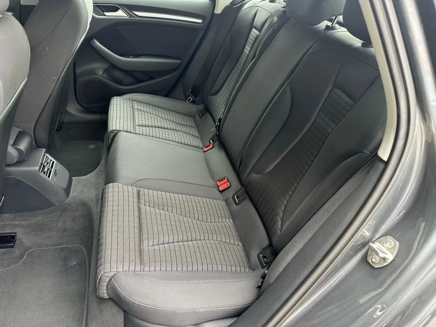 Cumpara/ Vinde online Audi A3 2015 SH, la cel mai bun pret pentru tine!